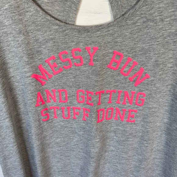TORRID ACTIVE GRAY "MESSY BUN AND GETTING STUFF DONE" CUT OUT BACK T-SHIRT SZ 1 - Picture 5 of 9